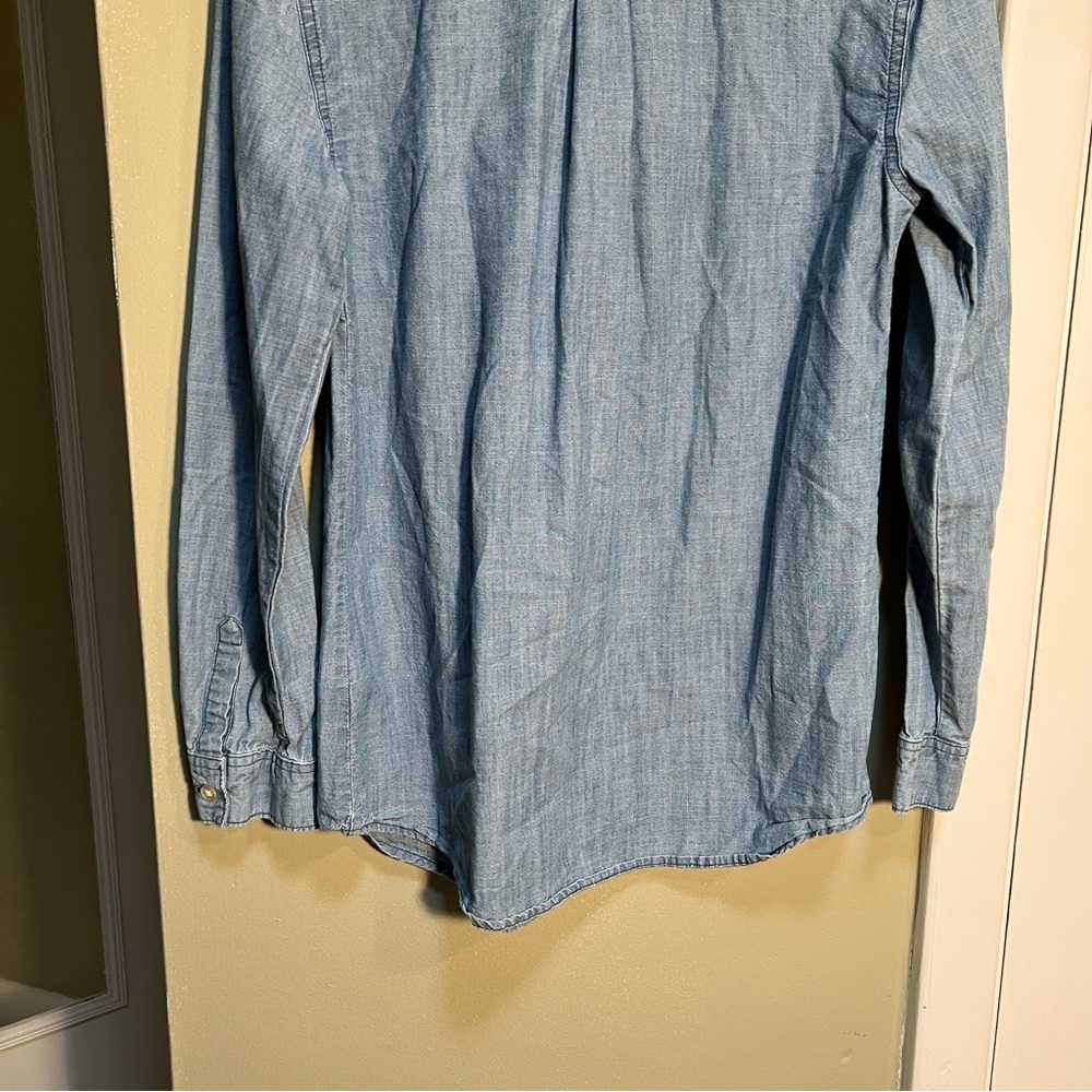 Old Navy Chambray Button Down Shirt Medium Wash M - Picture 8 of 10